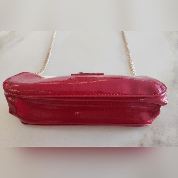 Kiss Lock Cherry Red Novelty Bag With Crossbody Chain - Picture 6 of 9